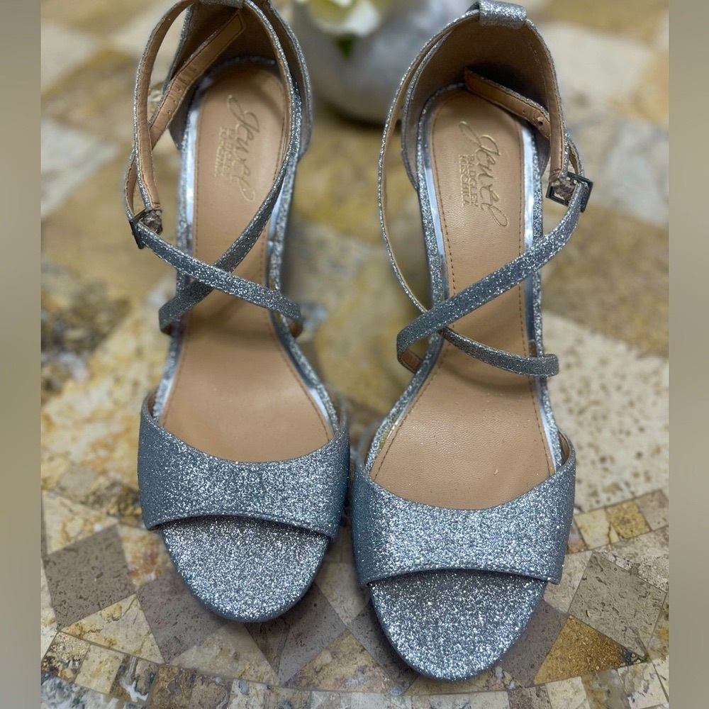 Jewel Bagley Mischka silver glitter wedges - Picture 2 of 11